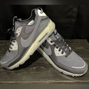 Men’s Nike Air Max 90 Terrascape “Black Lime Ice” size 9.5 brand new
